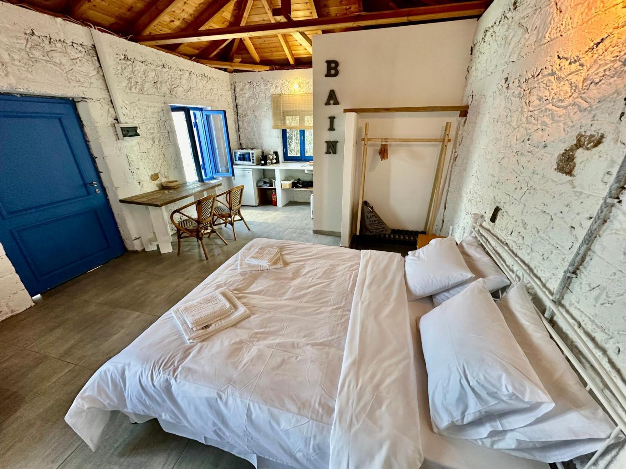 Rocksecret Edge Apartment Kalamata Ngoại thất bức ảnh