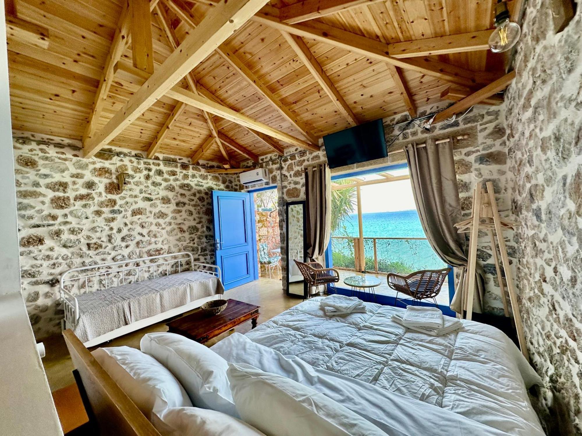 Rocksecret Edge Apartment Kalamata Ngoại thất bức ảnh