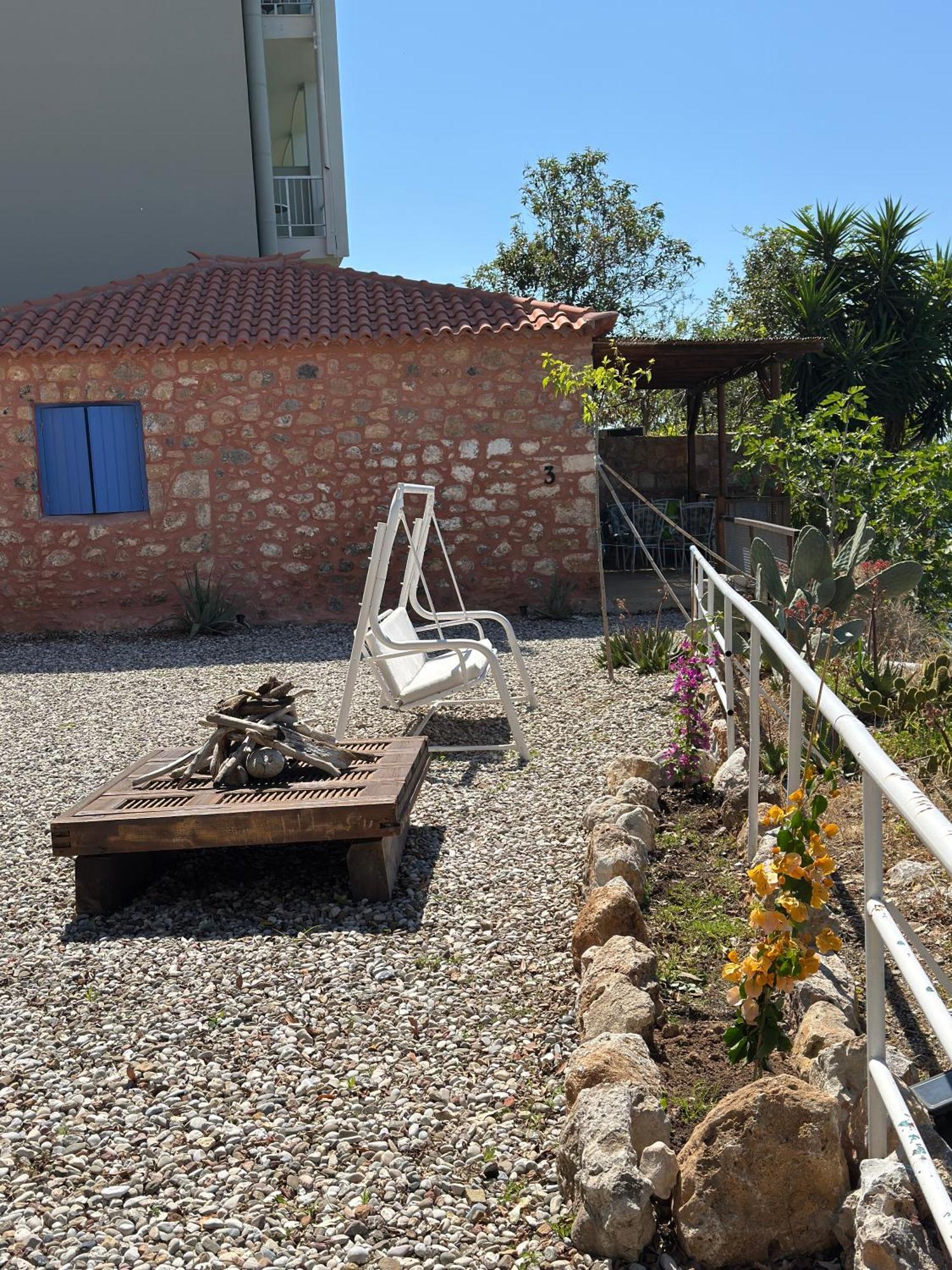 Rocksecret Edge Apartment Kalamata Ngoại thất bức ảnh